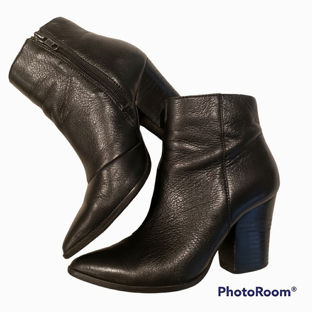 Steve Madden Marissa black bootie size 5.5